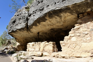 Cliff-dwelling at Walnut Canyon