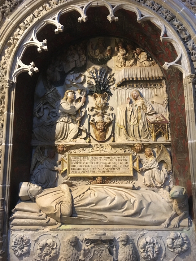 tomb in Cathedral of Santo Domingo