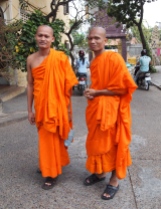 monks at Wat Langka