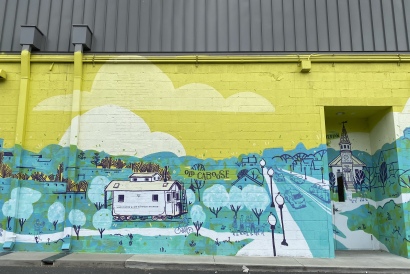 murals at the end of Cottage St.
