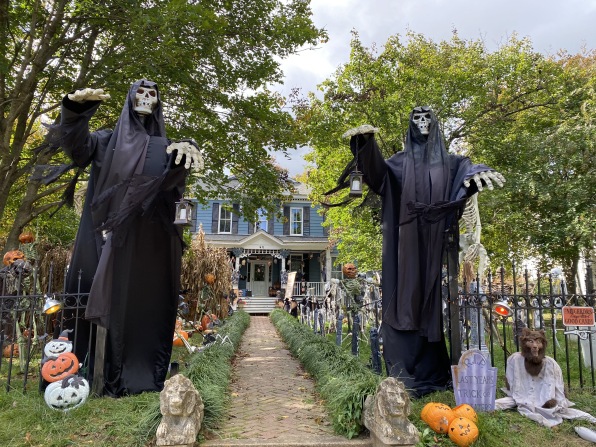 Halloween decorations in Round Hill, VA